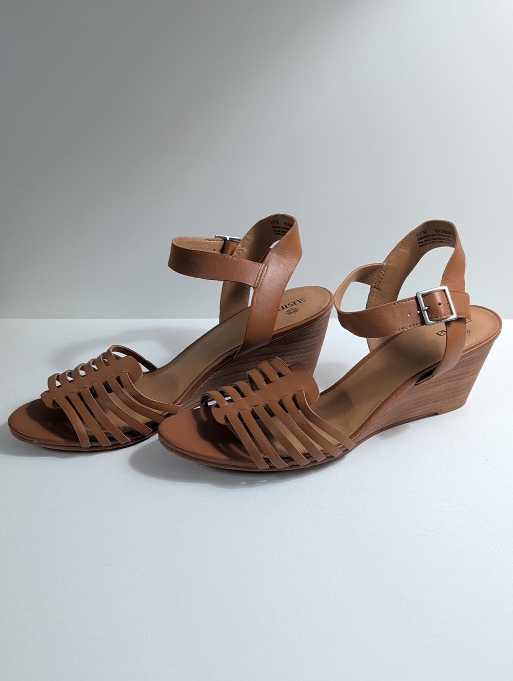 NWOT Susina Terra Strappy Brown Leather Wedge Sandals Size 10